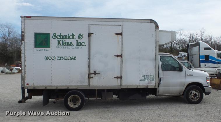 image for item DA8504 2011 Ford Econoline E450 box truck