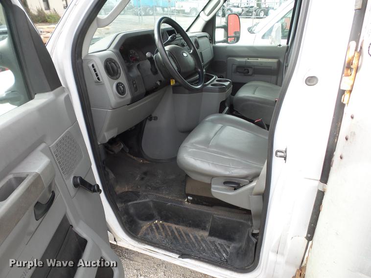 image for item DA8504 2011 Ford Econoline E450 box truck