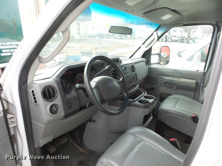 image for item DA8504 2011 Ford Econoline E450 box truck