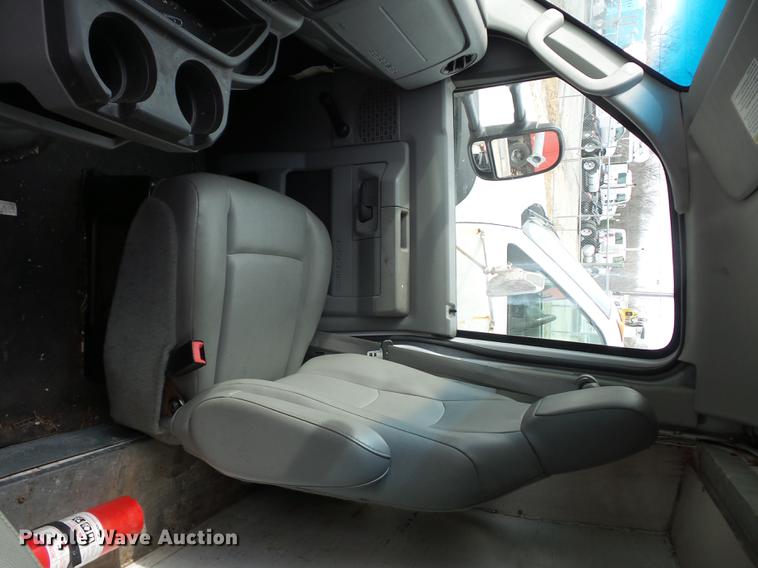 image for item DA8504 2011 Ford Econoline E450 box truck