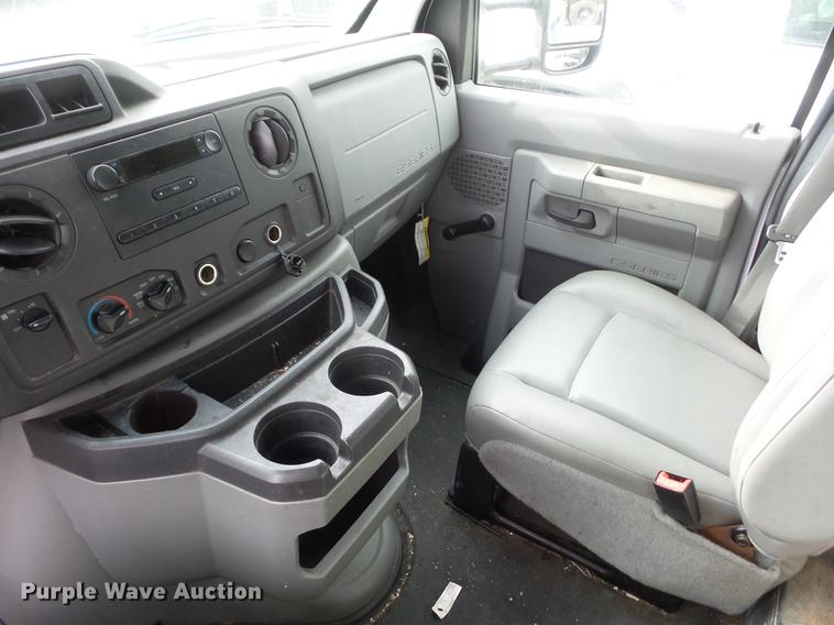 image for item DA8504 2011 Ford Econoline E450 box truck