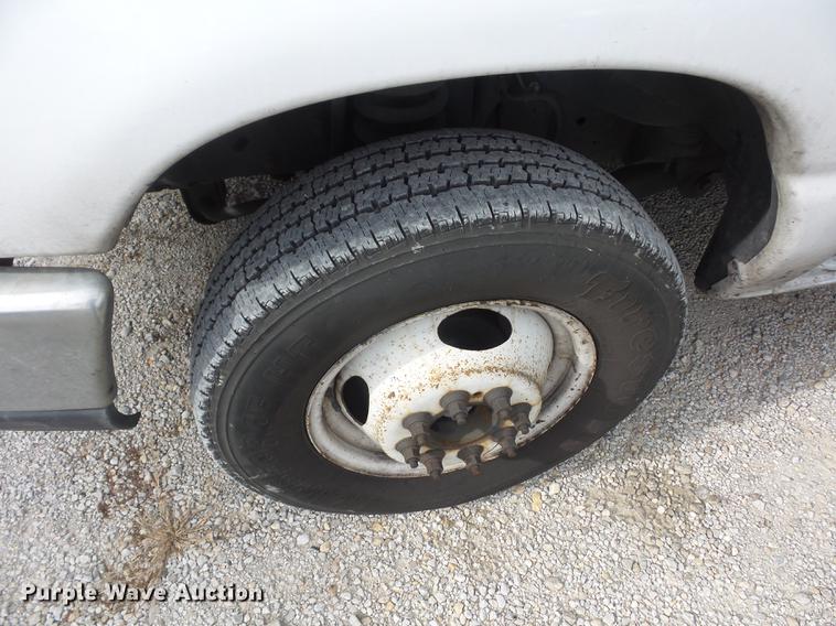 image for item DA8504 2011 Ford Econoline E450 box truck