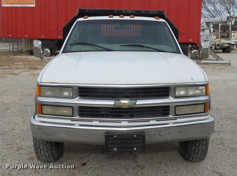 image for item DA8505 2000 Chevrolet 3500 dump bed pickup truck