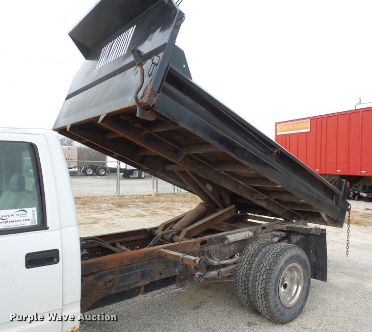 image for item DA8505 2000 Chevrolet 3500 dump bed pickup truck