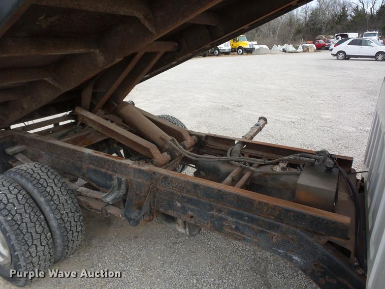 image for item DA8505 2000 Chevrolet 3500 dump bed pickup truck