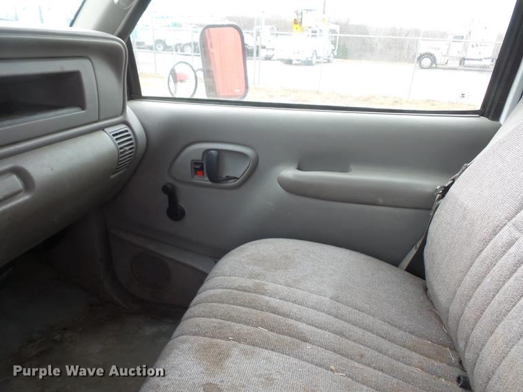 image for item DA8505 2000 Chevrolet 3500 dump bed pickup truck