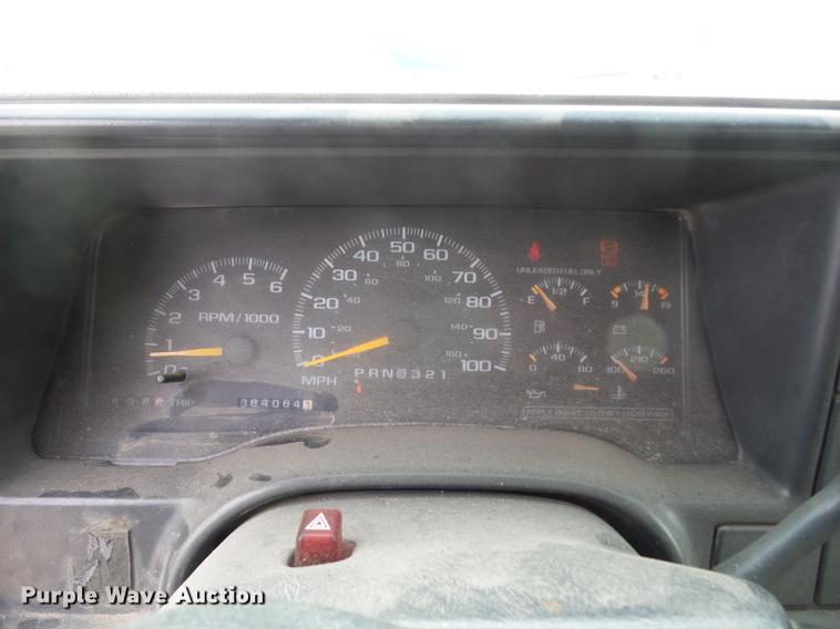 image for item DA8505 2000 Chevrolet 3500 dump bed pickup truck