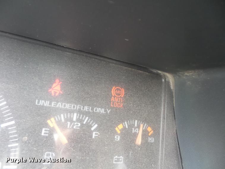 image for item DA8505 2000 Chevrolet 3500 dump bed pickup truck