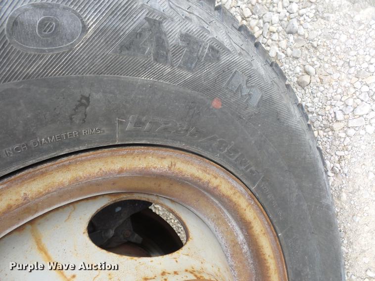 image for item DA8505 2000 Chevrolet 3500 dump bed pickup truck