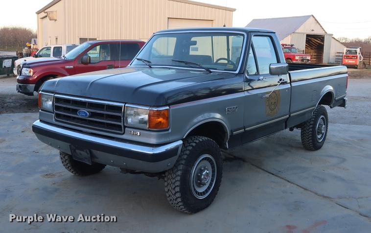 image for item DA8520 1989 Ford F250 XLT pickup truck