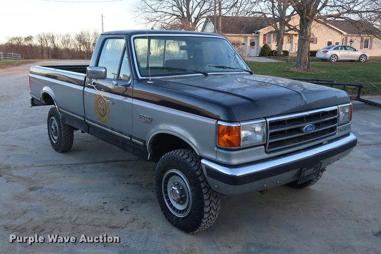 image for item DA8520 1989 Ford F250 XLT pickup truck