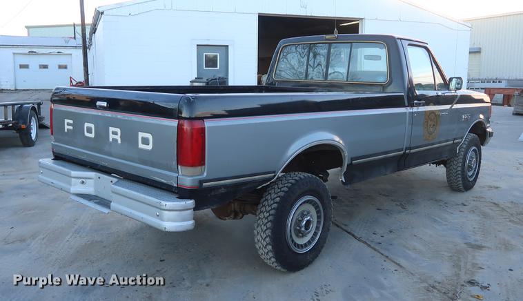 image for item DA8520 1989 Ford F250 XLT pickup truck