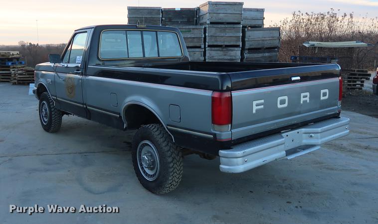 image for item DA8520 1989 Ford F250 XLT pickup truck