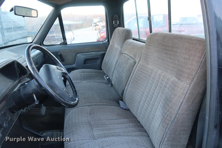 image for item DA8520 1989 Ford F250 XLT pickup truck
