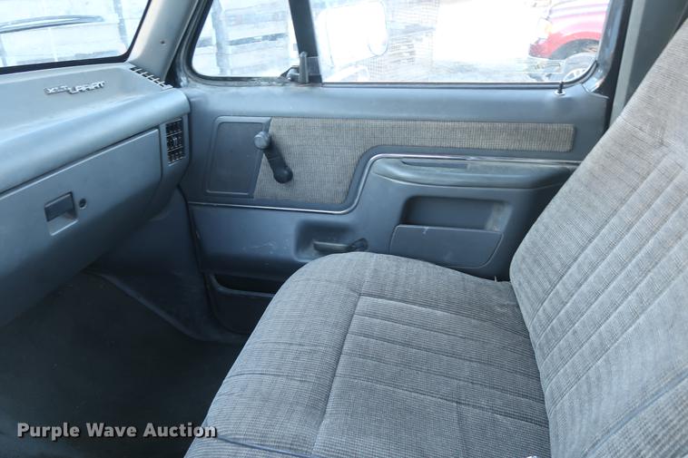 image for item DA8520 1989 Ford F250 XLT pickup truck