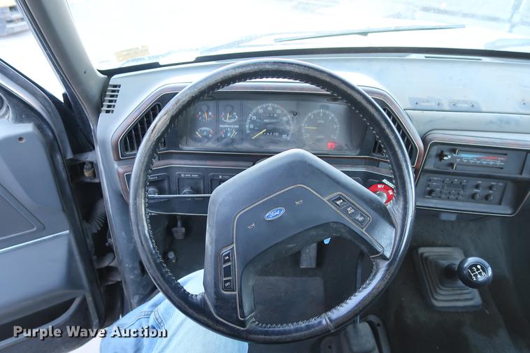 image for item DA8520 1989 Ford F250 XLT pickup truck
