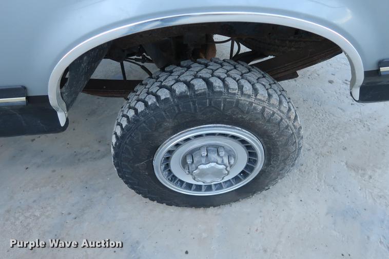 image for item DA8520 1989 Ford F250 XLT pickup truck