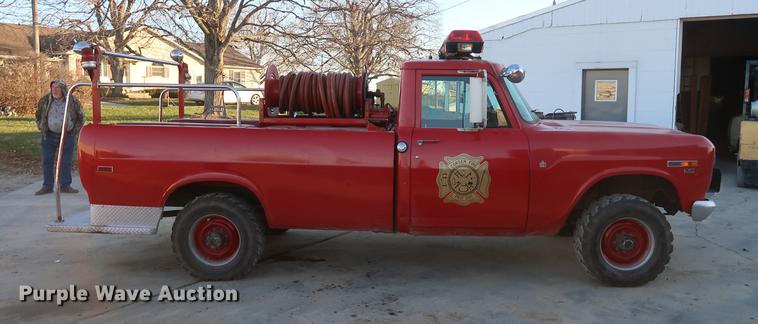 image for item DA8522 1970 International 1200 Scout fire truck