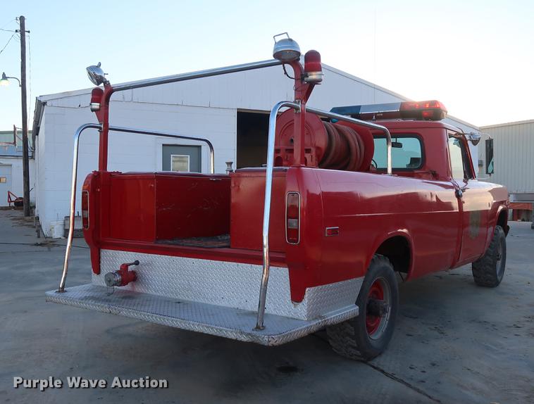 image for item DA8522 1970 International 1200 Scout fire truck