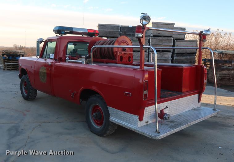 image for item DA8522 1970 International 1200 Scout fire truck