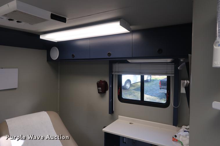 image for item DA8524 2004 Workhorse W22 mobile medical clinic RV