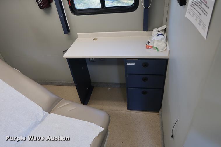 image for item DA8524 2004 Workhorse W22 mobile medical clinic RV