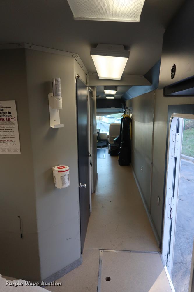 image for item DA8524 2004 Workhorse W22 mobile medical clinic RV