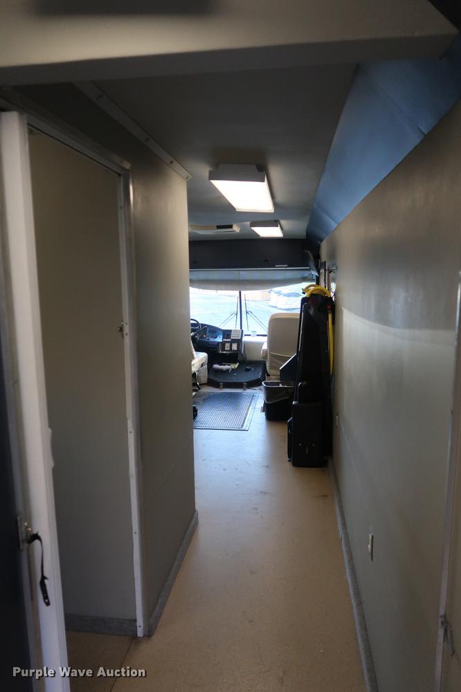 image for item DA8524 2004 Workhorse W22 mobile medical clinic RV