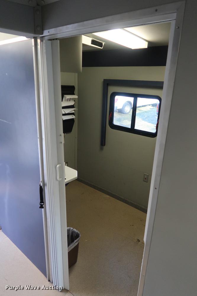 image for item DA8524 2004 Workhorse W22 mobile medical clinic RV