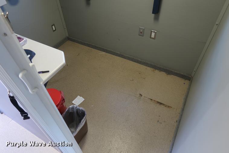 image for item DA8524 2004 Workhorse W22 mobile medical clinic RV