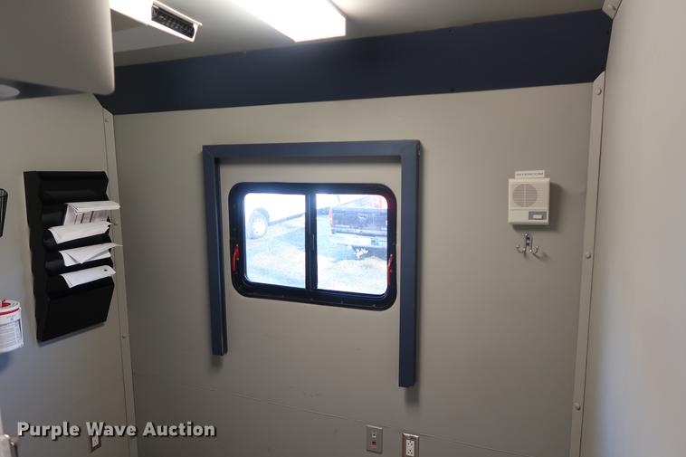 image for item DA8524 2004 Workhorse W22 mobile medical clinic RV