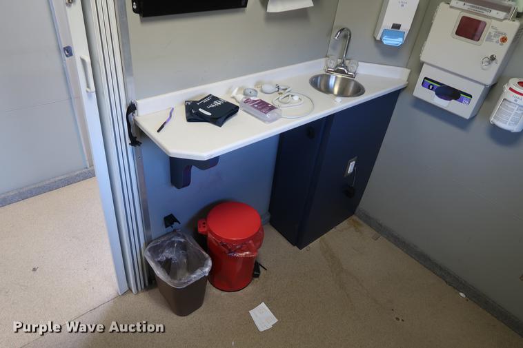 image for item DA8524 2004 Workhorse W22 mobile medical clinic RV