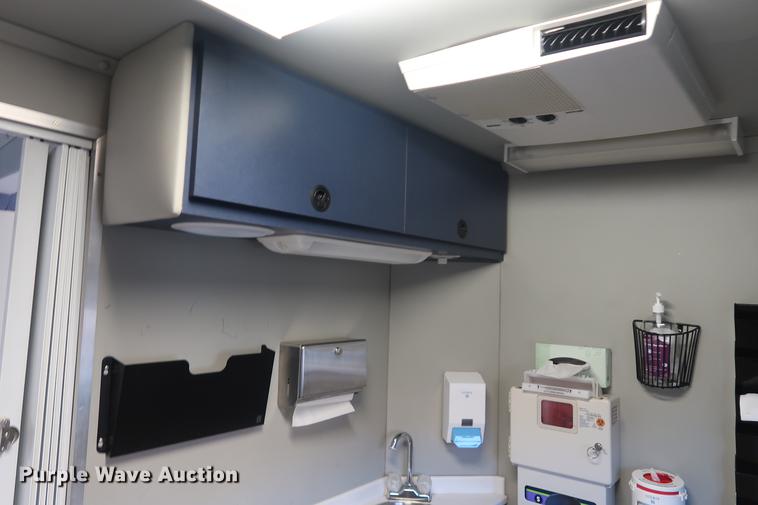 image for item DA8524 2004 Workhorse W22 mobile medical clinic RV