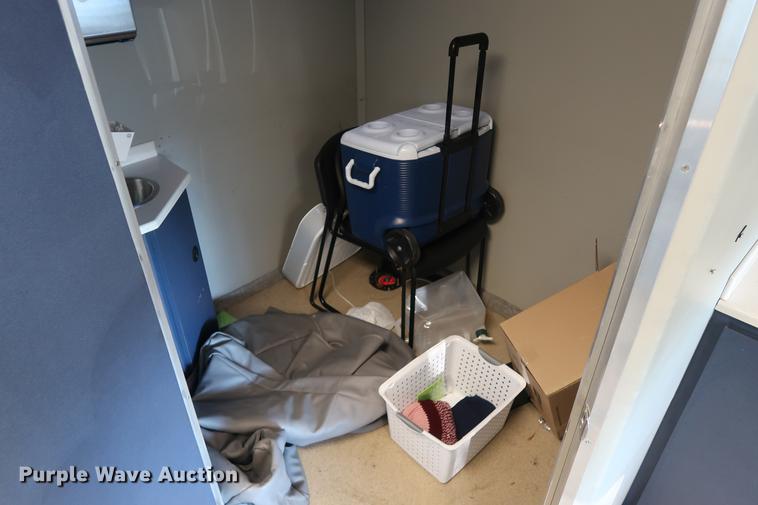 image for item DA8524 2004 Workhorse W22 mobile medical clinic RV