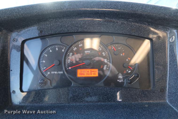 image for item DA8524 2004 Workhorse W22 mobile medical clinic RV