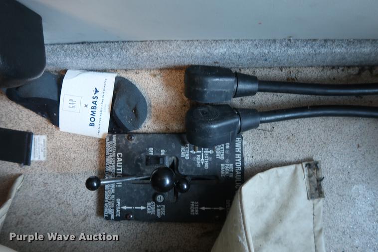 image for item DA8524 2004 Workhorse W22 mobile medical clinic RV