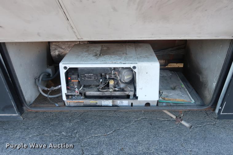 image for item DA8524 2004 Workhorse W22 mobile medical clinic RV