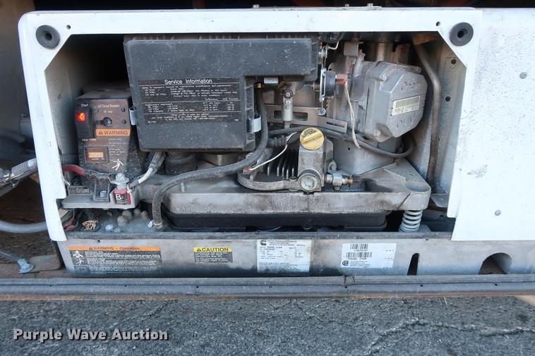 image for item DA8524 2004 Workhorse W22 mobile medical clinic RV