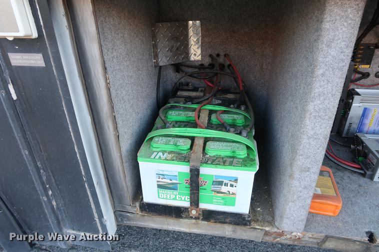 image for item DA8524 2004 Workhorse W22 mobile medical clinic RV