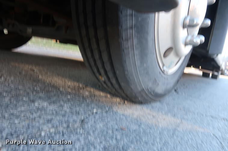 image for item DA8524 2004 Workhorse W22 mobile medical clinic RV