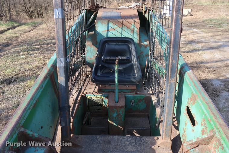 image for item DA8526 John Deere 125 skid steer