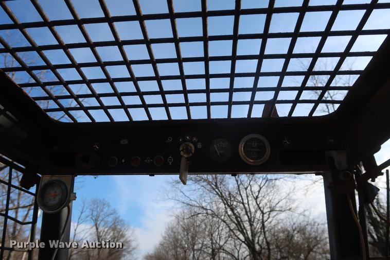 image for item DA8526 John Deere 125 skid steer