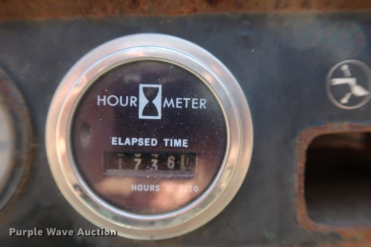 image for item DA8526 John Deere 125 skid steer