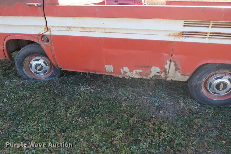 image for item DA8582 1962 Chevrolet Corvair 95