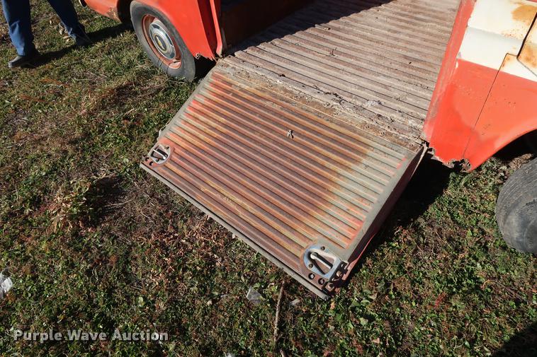 image for item DA8582 1962 Chevrolet Corvair 95