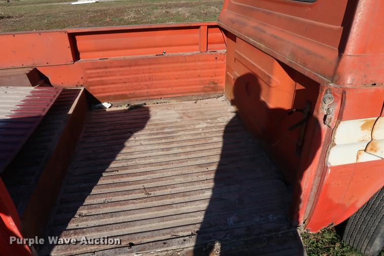 image for item DA8582 1962 Chevrolet Corvair 95