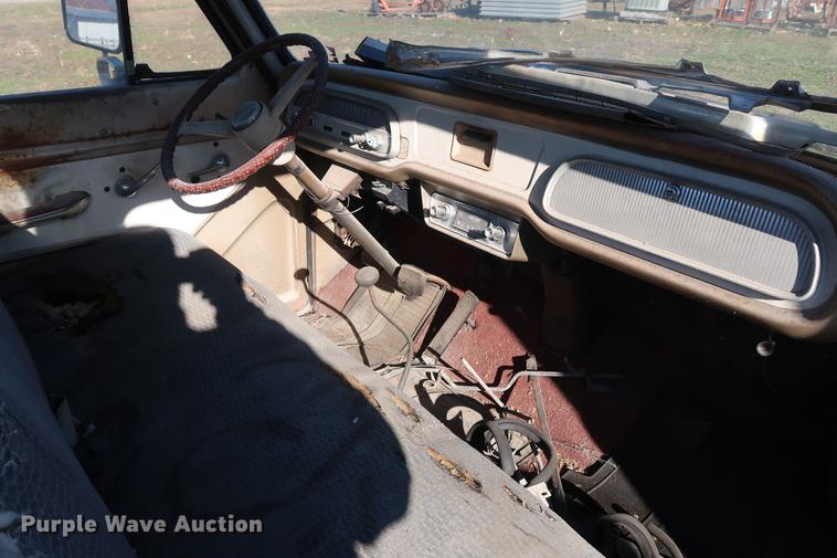 image for item DA8582 1962 Chevrolet Corvair 95