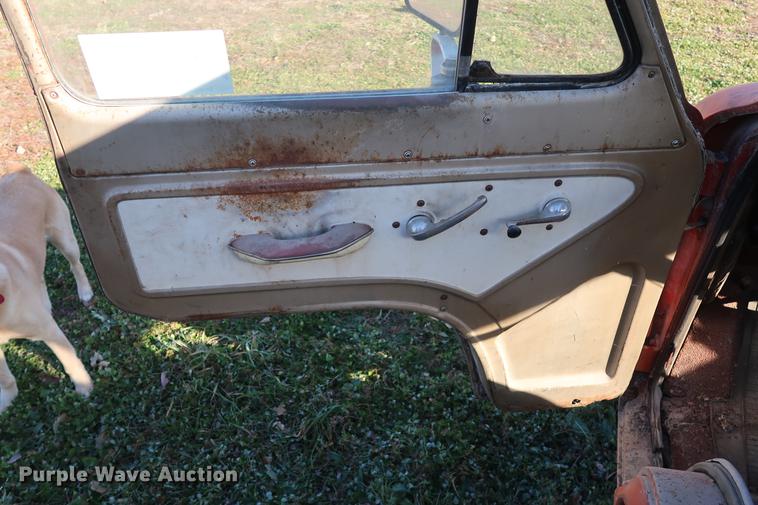 image for item DA8582 1962 Chevrolet Corvair 95