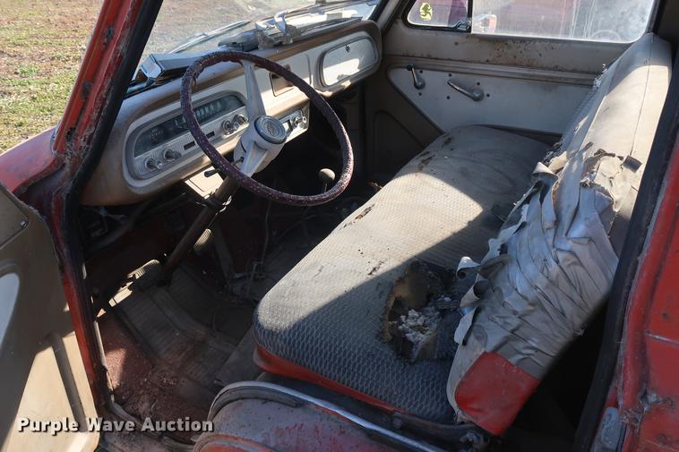 image for item DA8582 1962 Chevrolet Corvair 95