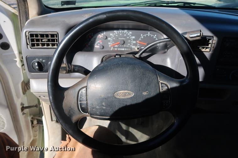 image for item DA8591 2001 Ford F350 Super Duty flatbed pickup truck